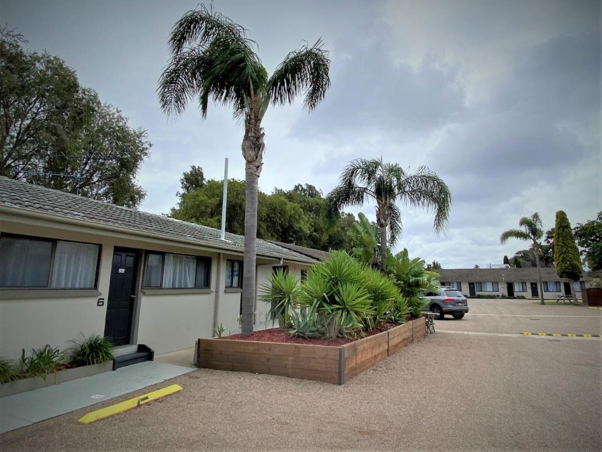 خليج بايتمانس Hanging Rock Family Motel المظهر الخارجي الصورة