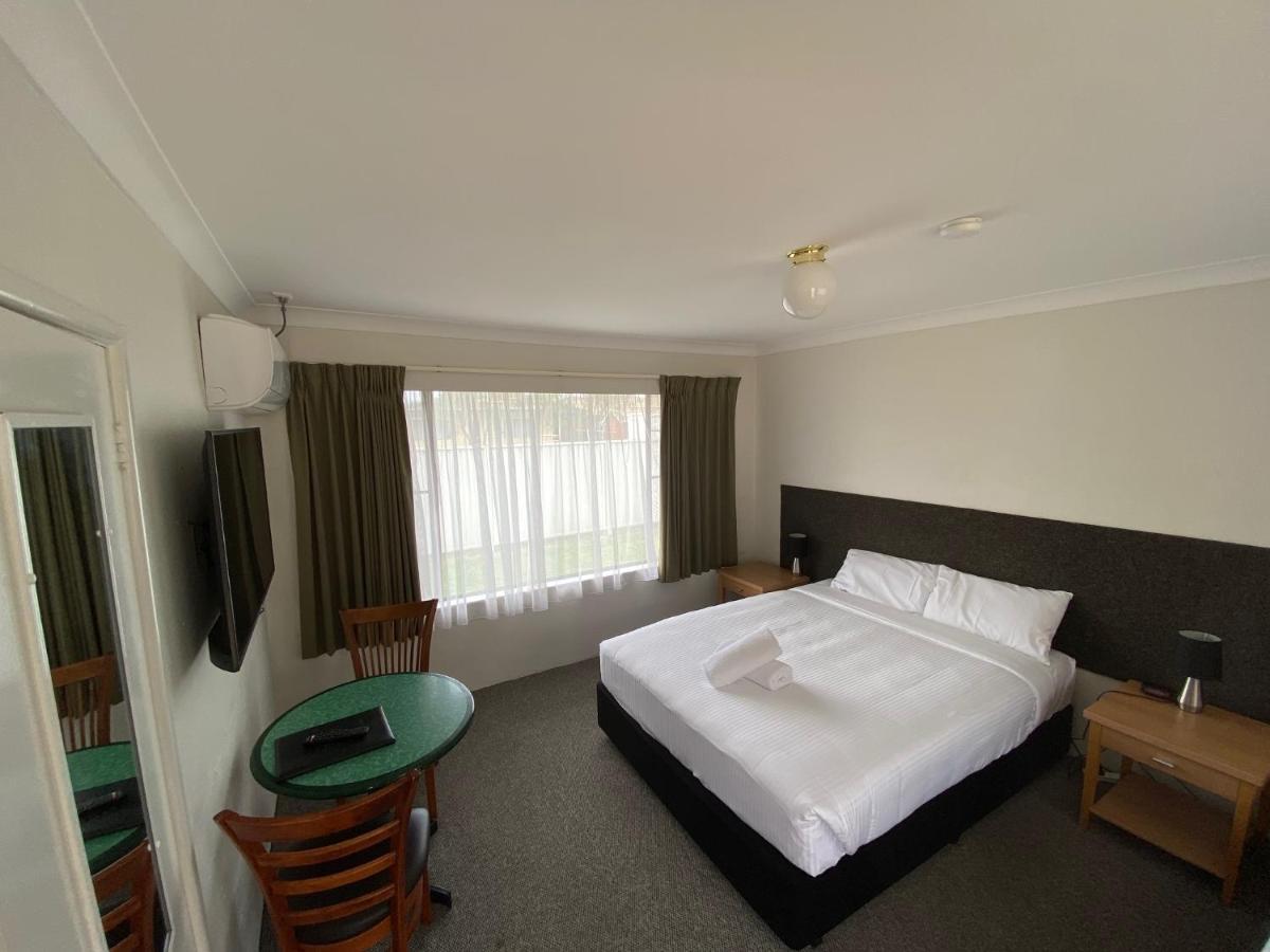 خليج بايتمانس Hanging Rock Family Motel المظهر الخارجي الصورة